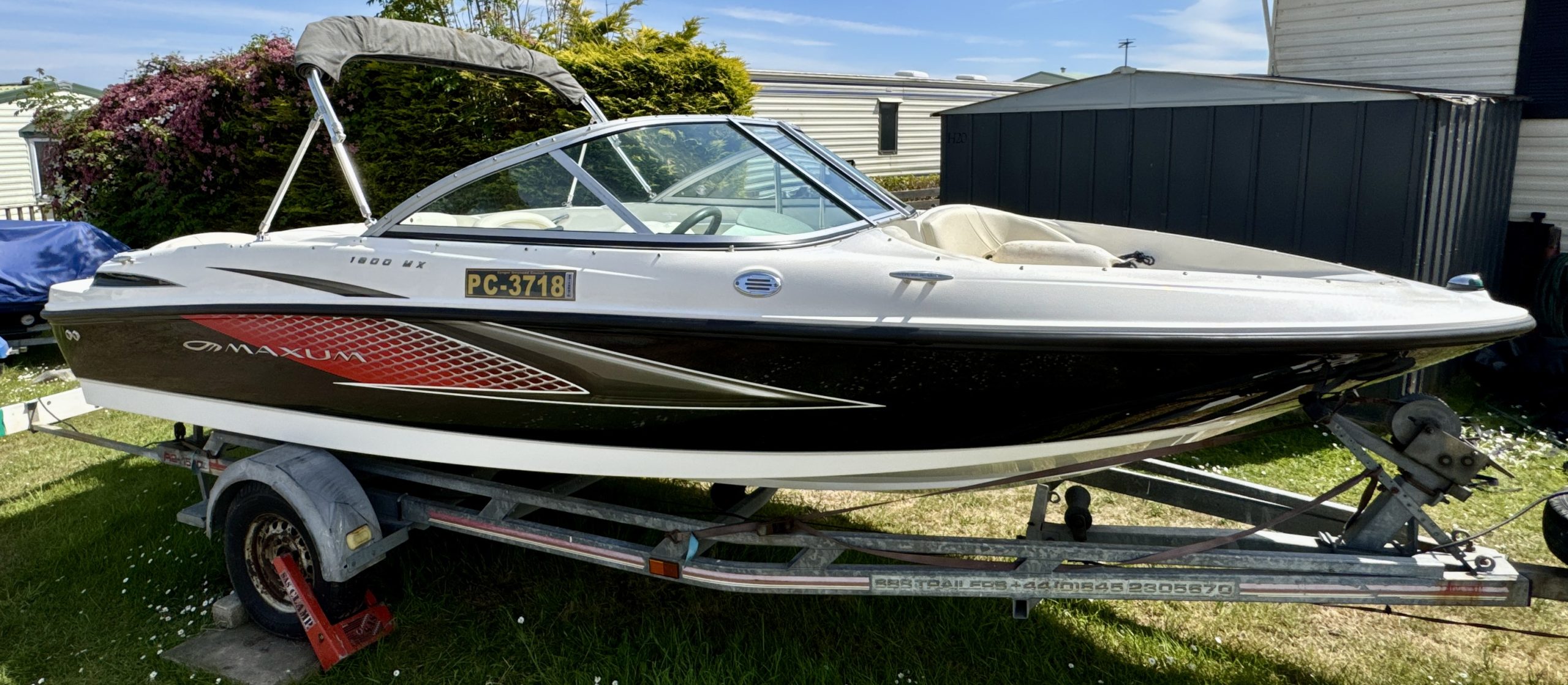 Maxum 1800 MX Bowrider + MerCruiser 3.0L TKS